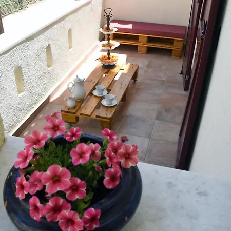 Apartman Little Yard & #1 *