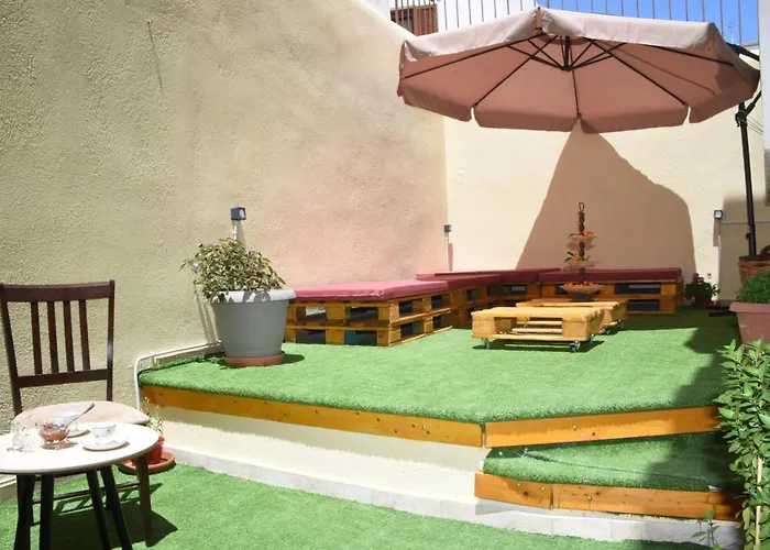 Апартаменты Little Yard & #1 Naxos City