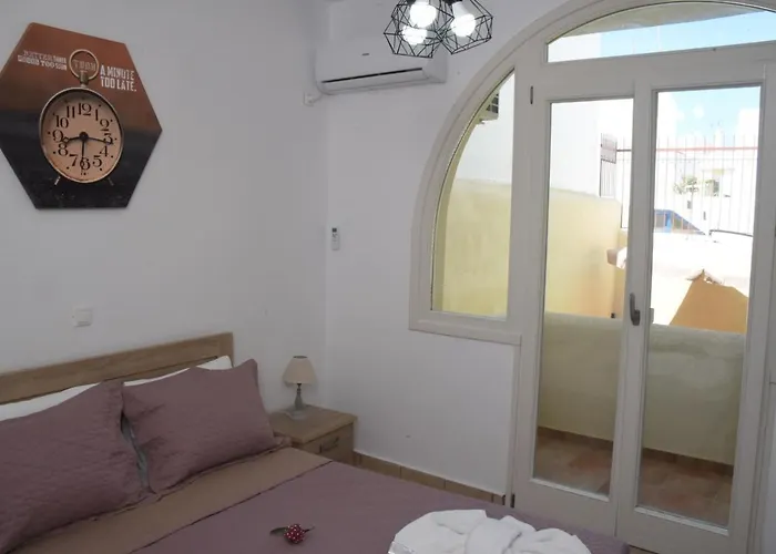 Апартаменты Little Yard & #1 Naxos City