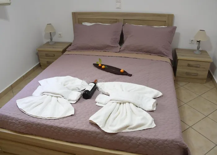 Апартаменты Little Yard & #1 Naxos City