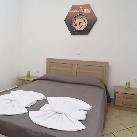 Little Yard & #1 Naxos City