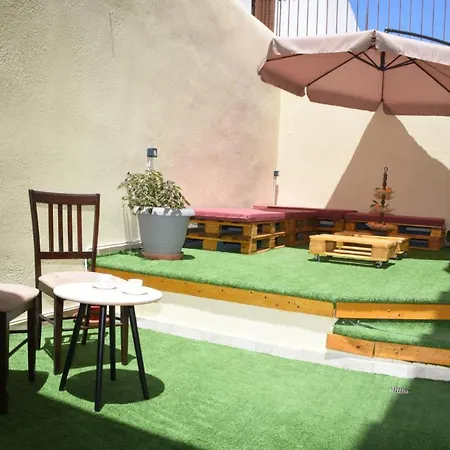 Little Yard & #1 דירה